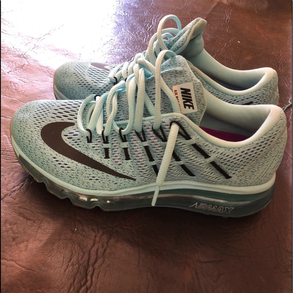 Nike Shoes - Nike Airmax 2016